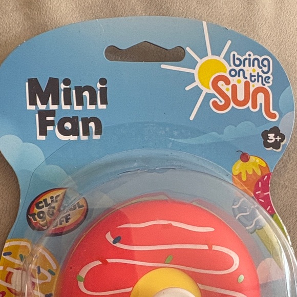 Colorful Handheld Fan Toy - Picture 2 of 5